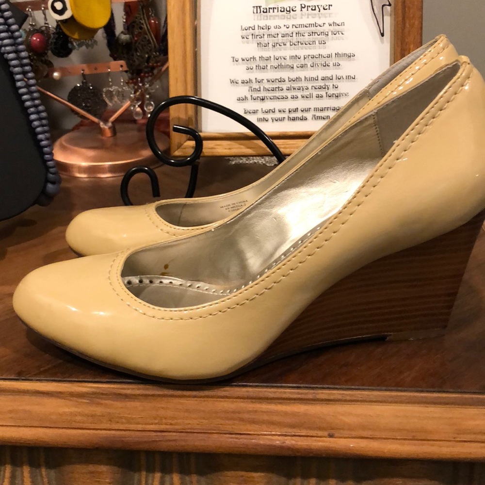 Patent leather wedges Adrienne Vittadini